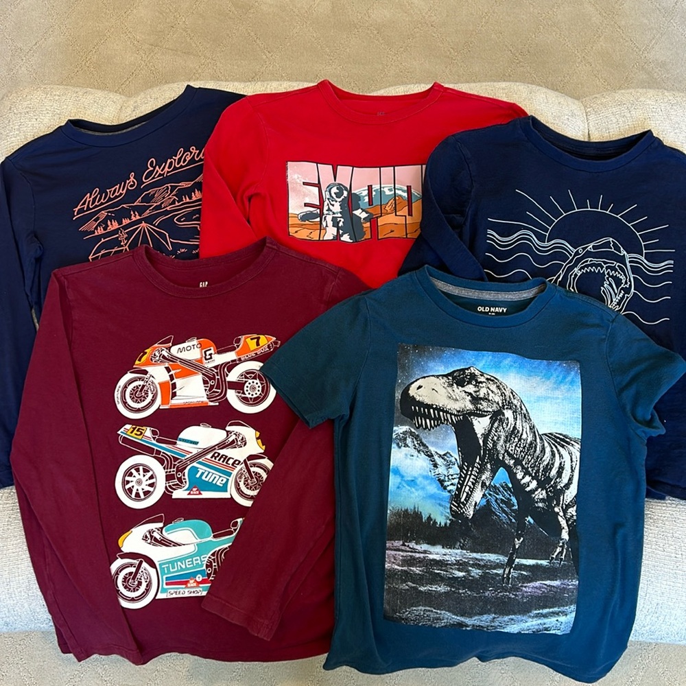 5 pack boys graphic T Shirts.  Long and short sleeve.